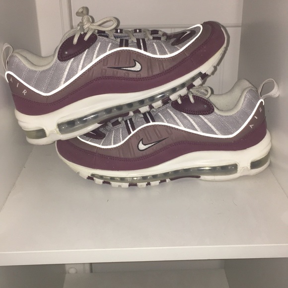 Nike Air Max’s - Women’s 9.5 - Picture 3 of 4